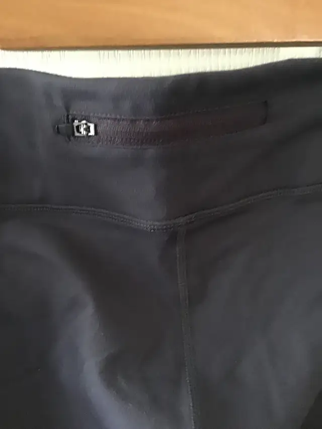 Fabletics Leggings in Women's - Bottoms in Markham / York Region - Image 4