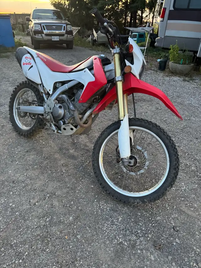2013 Honda crf 250L in Dirt Bikes & Motocross in Chatham-Kent - Image 3