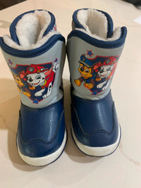 PAW PATROL Toddler Winter Boots. size 6. Excellent Condition
