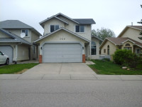 Homely House with Double Attached Garage for Rent - MacEwan NW