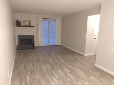 SHORT term 2 bedroom, 1 bath bungalow 900 sq.f. townhouse rental (McLaurin Village in Varsity, NW),...