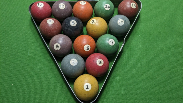 Vintage Antique Billiard Pool Balls 1.75 inches in Toys & Games in Cornwall - Image 4