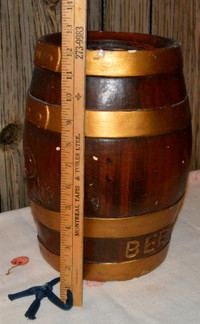 Vintage antique piggy-banc antiquite tirelire keg barrel baril