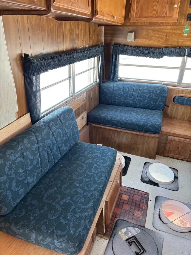 fifth wheel camper ice shack  in Travel Trailers & Campers in Regina - Image 5