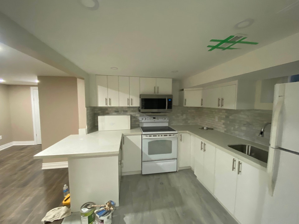 Basement apt available at Bayly and Liverpool 2