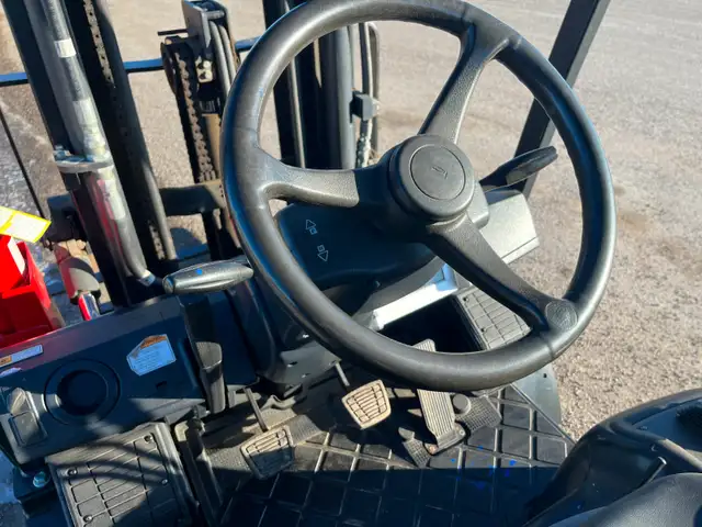 * LOW HOUR * Used Doosan G25 2020 Indoor Outdoor 5000lb Forklift in Other in Saskatoon - Image 6