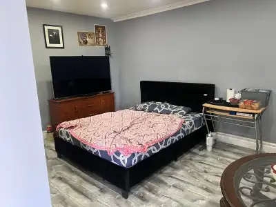 Room for rent near Westwood mall from July 1 st available for girls and couples.