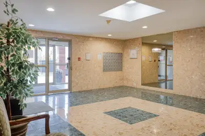 Beautiful South London Condo for Rent - July 01