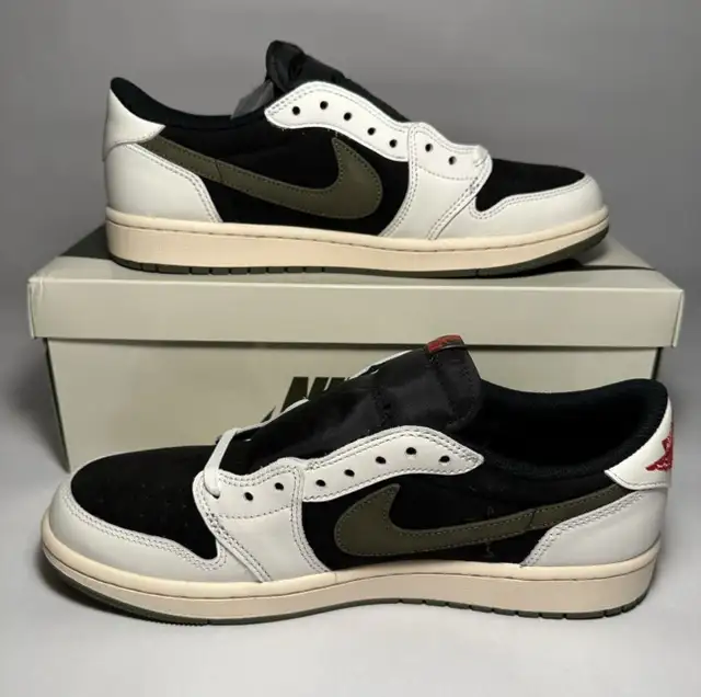 Jordan 1 Retro Low Travis Scott Olive in Men's Shoes in City of Toronto - Image 4
