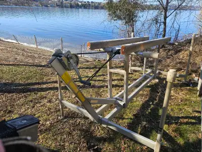 Élévateur pour moto marine ou petite embarcation ,ajustable , michel 8194466108 au lac megantic ,pri...