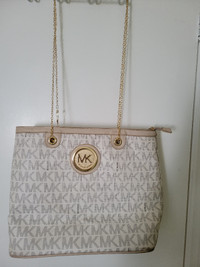 MICHAEL KORES LADY'S HANDBAG FOR travel $45 OR OBOEXCELLENT FOR