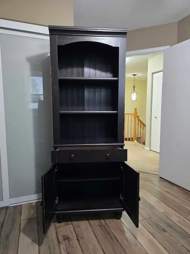 Hutch (display cabinet or bookcase) in Bookcases & Shelving Units in London - Image 4