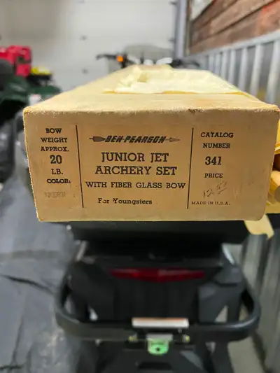 Ben Pearson Recurve Bow Junior Archery Set in original box, View more