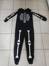 Boys Skeleton outfit/pajamas size 10/12