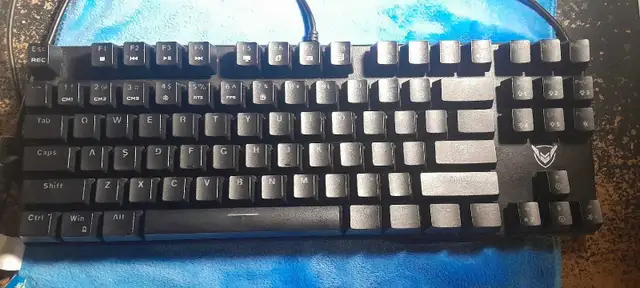 Mechanical Gaming Keyboard - Blue Switches (Clicky) in Mice, Keyboards & Webcams in Mississauga / Peel Region - Image 4