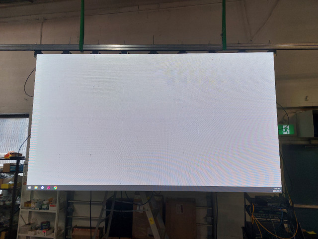 Barco Video Wall x1.6 - 1.6mm pixel pitch indoor LED display in General Electronics in Mississauga / Peel Region