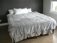 Soft Fleece Faux Fur Reversible Grey /White Double Comforter