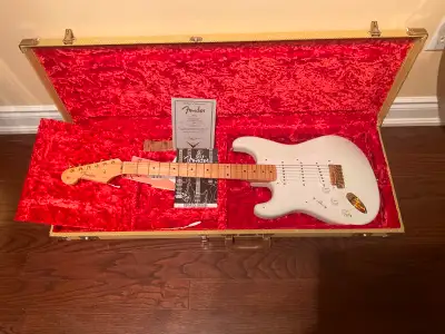LEFTYUnplayed Fender Custom Shop. 4000 FIRM, no trades, View more