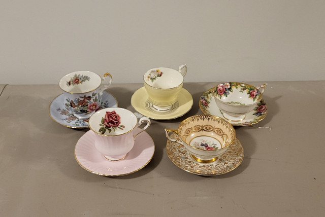 11 PARAGON CUPS AND SAUCERS in Other in Saint John - Image 2