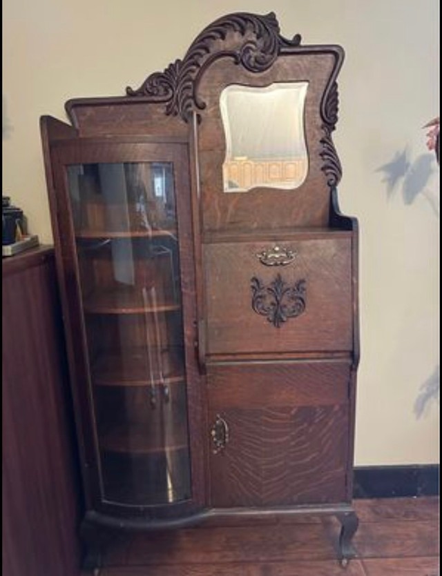 Antique Display Cabinet in Hutches & Display Cabinets in Muskoka