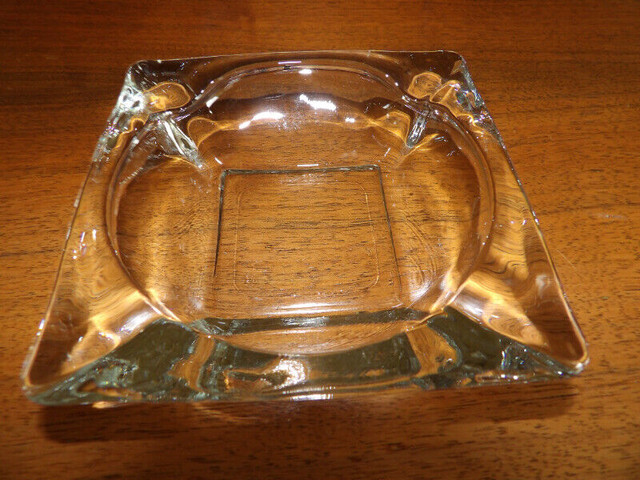 Vintage Anchor Hocking Glass Ashtray in Arts & Collectibles in Ottawa
