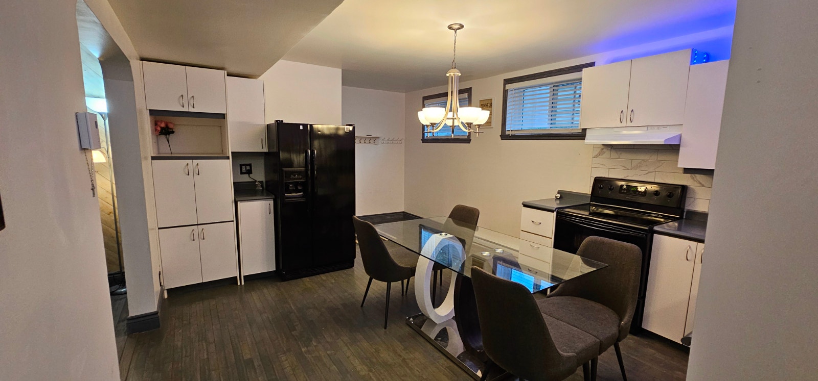 4 ½ entièrement rénové, semi meublé – Secteur paisible — photo 2