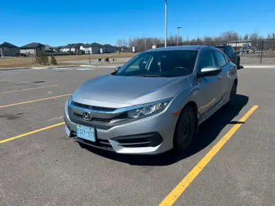 2017 Honda Civic LX - very clean interior (Salvage title As-is)