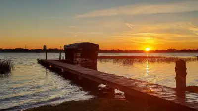 Maison bord de l eau Chain of lakes Winter Haven lake howard 2 chambres. 2 ch de bain. Couche 7-8 Ac...