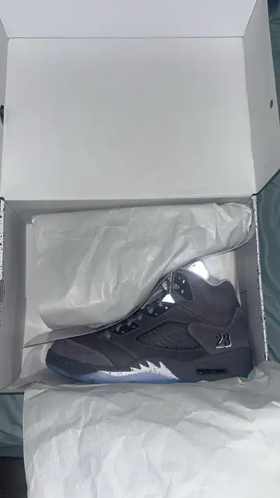 Wolf Grey 5s , View more