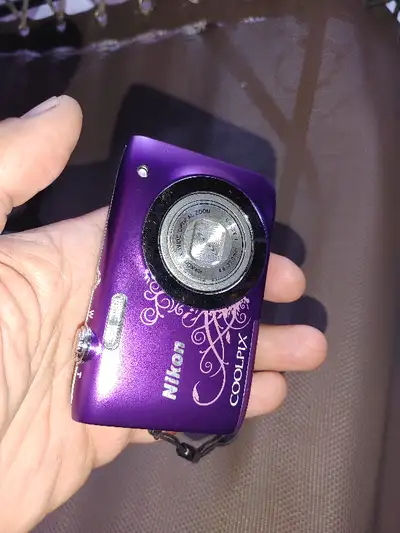 Nikon COOLPIX S2600 14.0MP Digital Camera - Purple PRE-OWNED..GREAT SHAPE, FIRM PRICE BATTERY & CHAR...