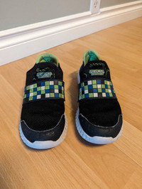 Sketchers Youth Boys Size 3 Shoes