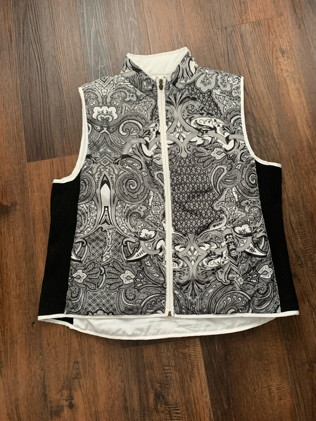 Vest reversable  in Women's - Tops & Outerwear in Kitchener / Waterloo