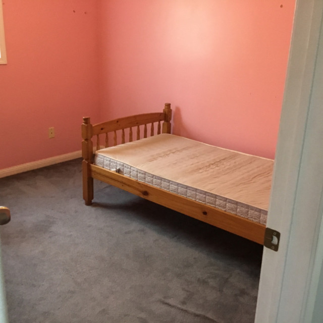 Room for rent in Room Rentals & Roommates in Markham / York Region