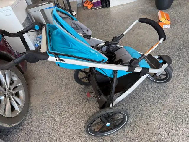 Thule Urban Glide Jogging Stroller – Excellent Condition