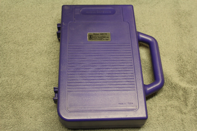 Vintage Nintendo GAMEBOY COLOR Carry Case in Grape Purple. in Older Generation in Calgary - Image 2