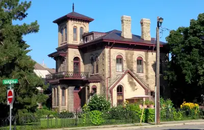 2 bedroom apartment, second floor, downtown