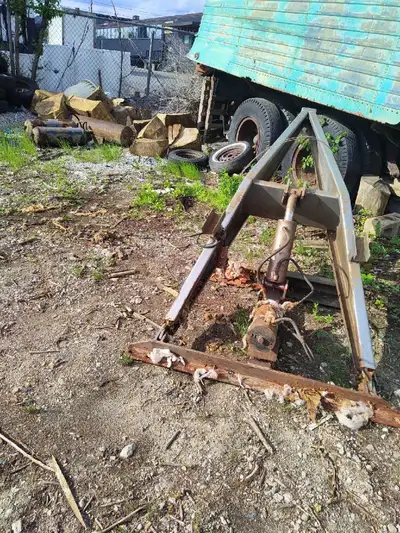 Lift and tow system. As is. Good offer please.