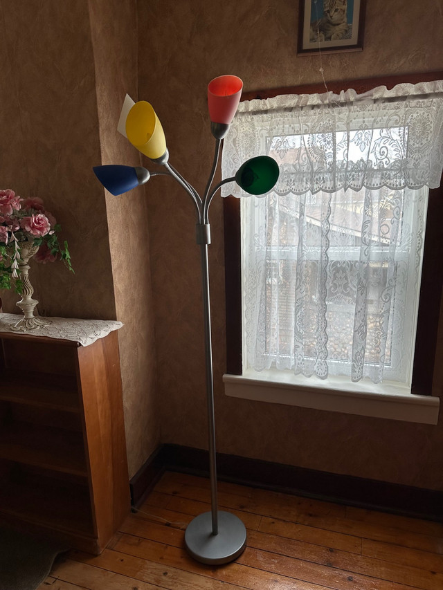 5 light floor lamp in Indoor Lighting & Fans in Stratford