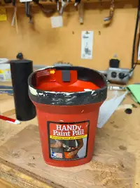 Handy paint pail