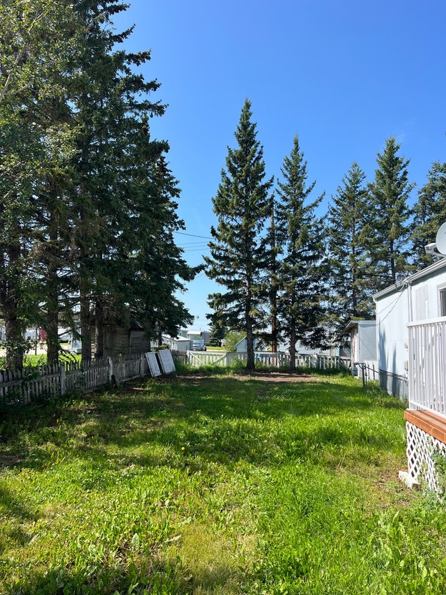 Mobile home in Clyde AB. only 6 minutes drive from Westlock Long Term
