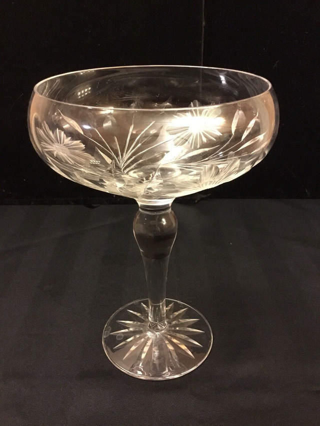 HAND CUT CRYSTAL CANDY DISH 8”  in Arts & Collectibles in Mississauga / Peel Region - Image 4