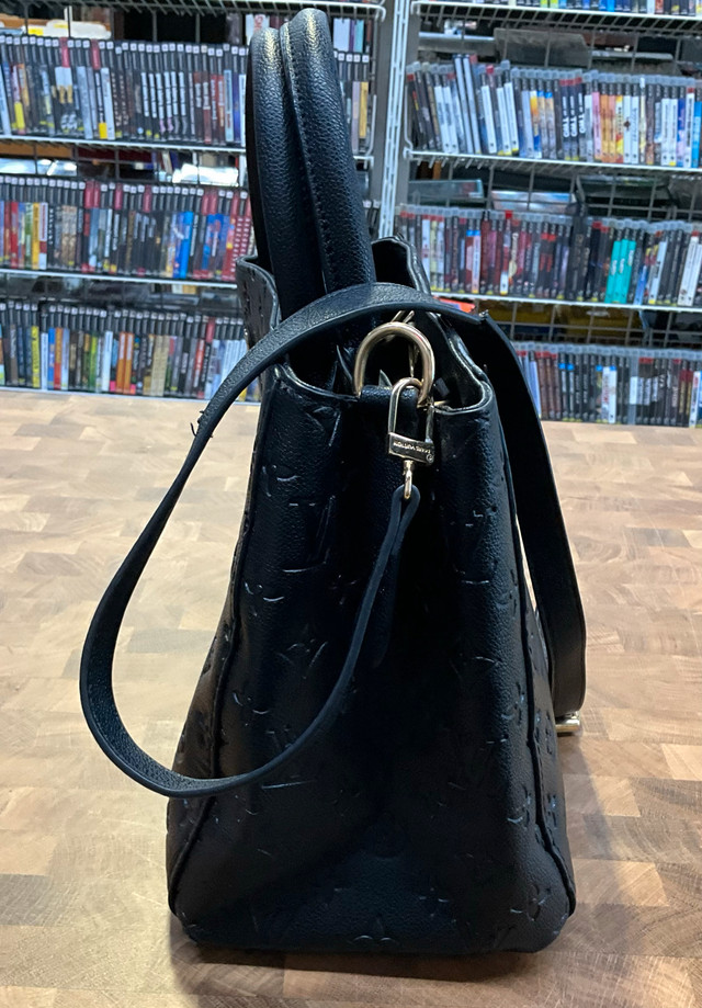 *NOT AUTHENTIC* Luis Vuitton Black Purse W/Strap in Women's - Bags & Wallets in North Bay - Image 4