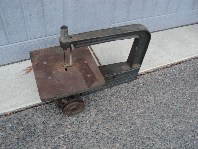 Cast Iron Jigsaw Table CALLS ONLY PLEASE 5192505890 Power Tools