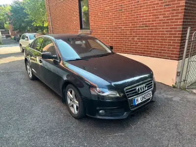 Audi A4 Quattro 2010 manuelle Awesome drive Nothing to do on it Version Premium Engine rebuilt like...