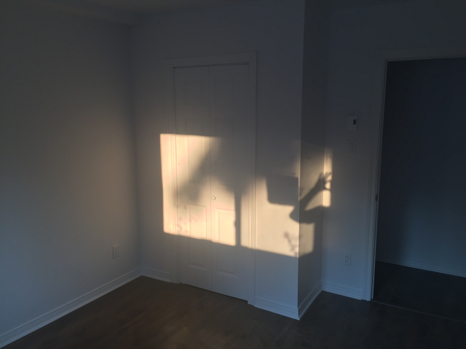 rabais 40$***4 1/2 inclut électroménagers et 2 chambres fermées — photo 3