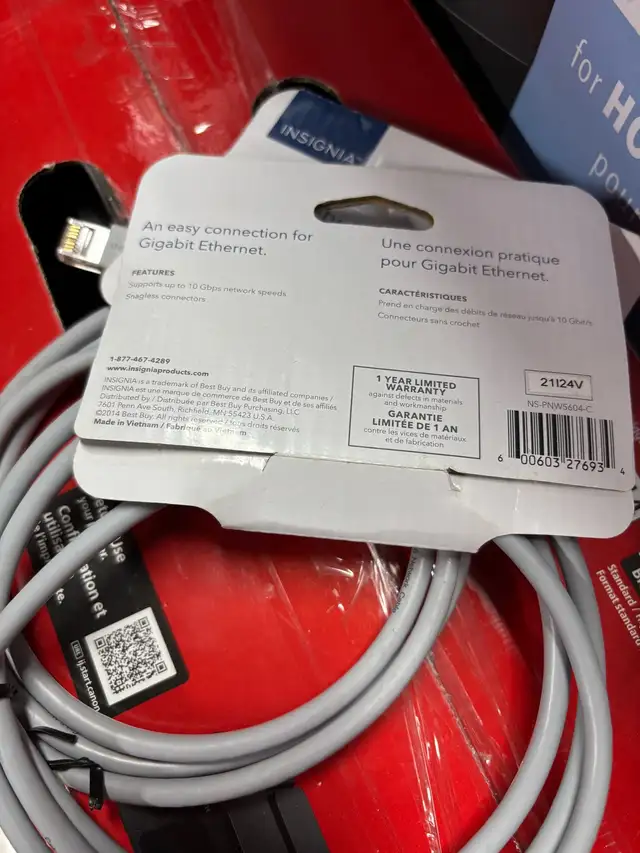 Insignia 1.2m (4 ft.) Cat6 Ethernet Cable - Grey in Cables & Connectors in Cambridge - Image 4