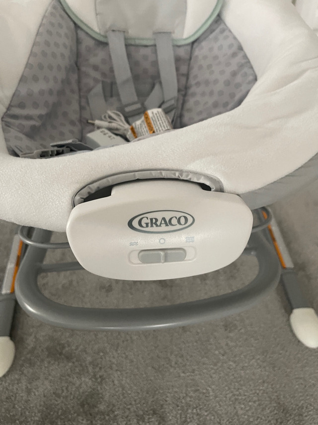 Graco Soothe and Sway - Brand New Condition in Playpens, Swings & Saucers in Kitchener / Waterloo - Image 3