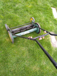 18" Manual push lawnmower Yard works