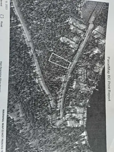 Hidden Gem . Double road w/ culvert leading up the side of the property to a huge pad . Instant acce...