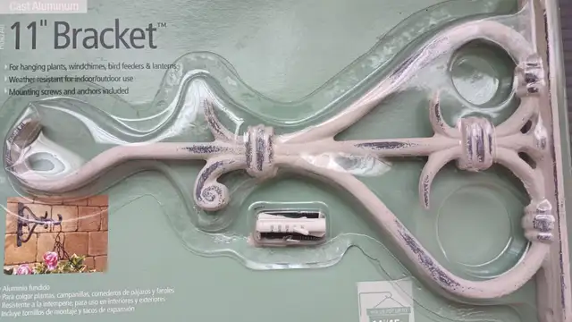 HoldAll 11" Cast Aluminum Bracket for hanging plants - Brand New in Outdoor Décor in City of Toronto - Image 3